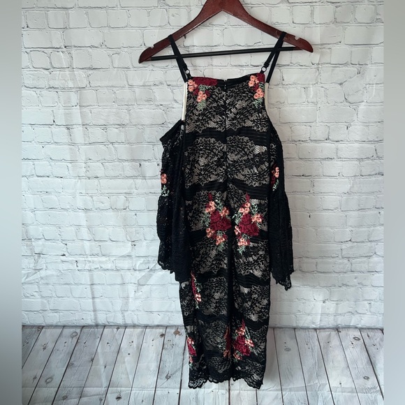 Venus Black, Red & Pink floral dress size 6 - Picture 16 of 16